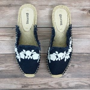 SOLUDOS 6.5 navy embroidered espadrille slides